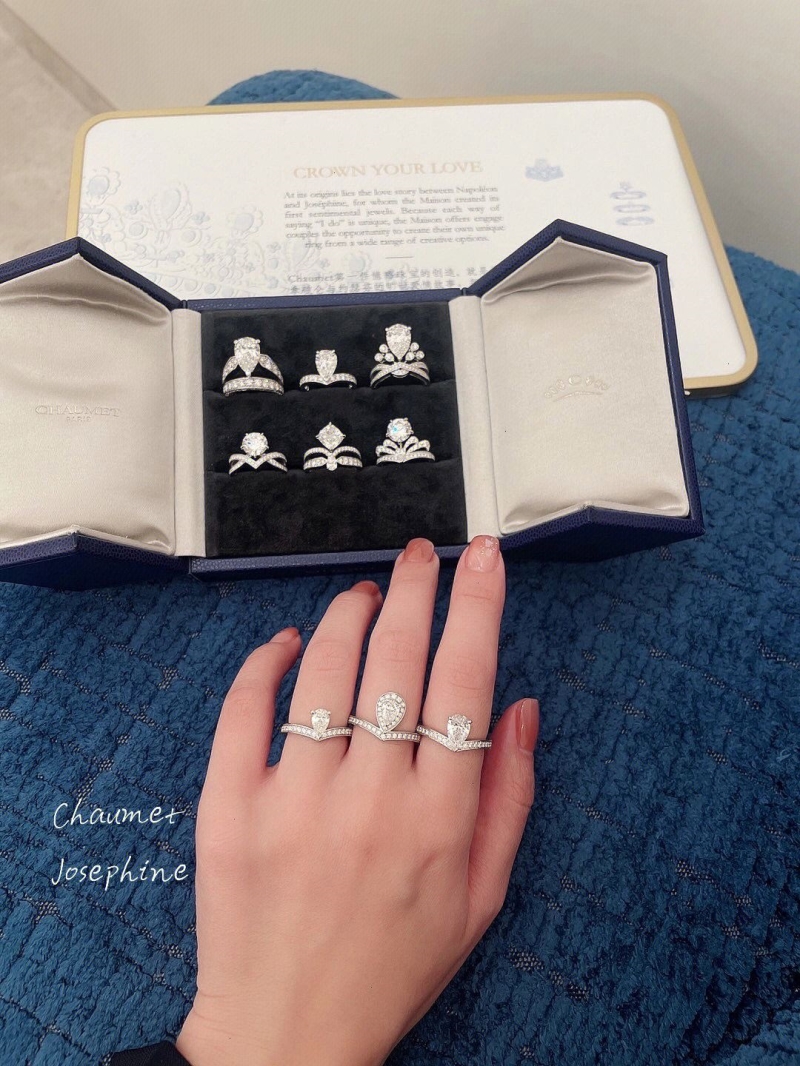 CHAUMET